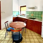 Julia Apartman *