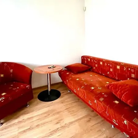 アパート Julia カルビア