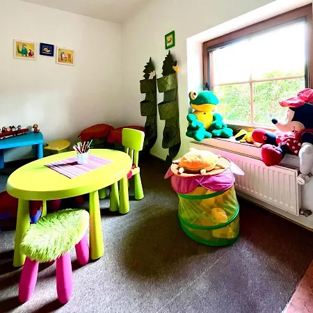 Julia Apartman *